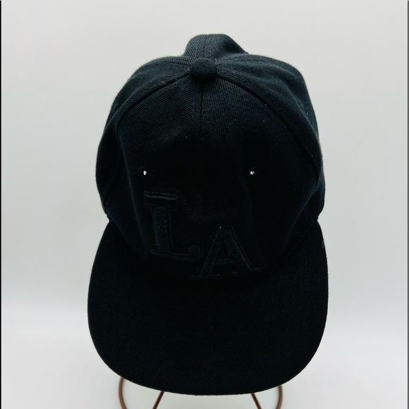 FLAG & SYMBOL MENS BLACK SNAPBACK LA ADJUSTABLE HAT - Picture 1 of 7